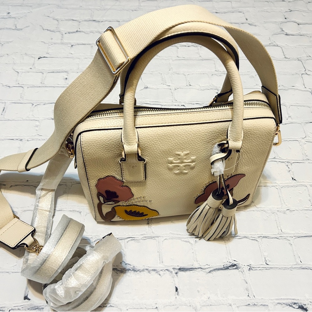 NWT Tory Burch Thea Appliqué Convertible Crossbody Purse W/ Multiple Straps.